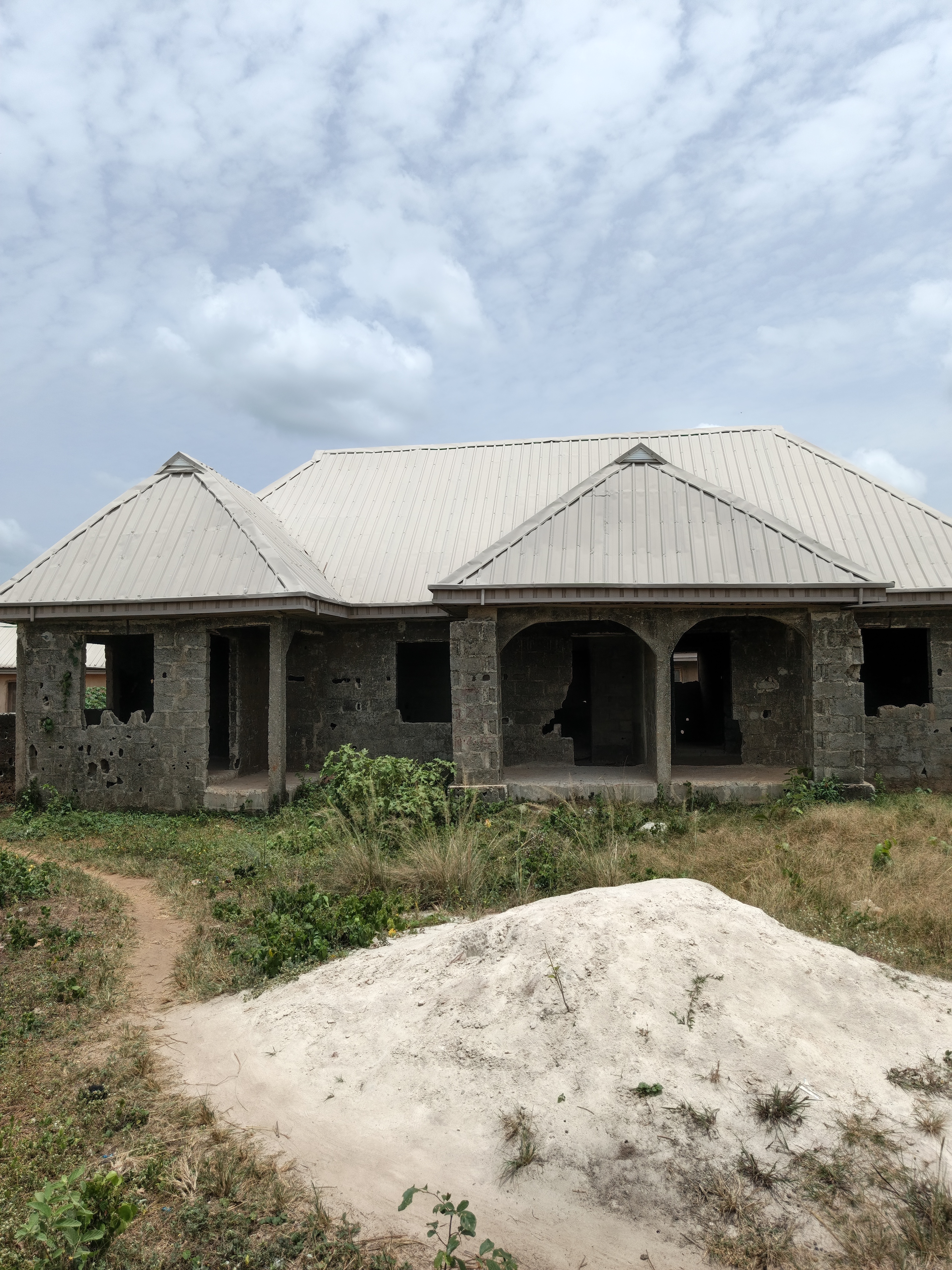 Roofed Two Units Block Of Flats on Full Plot